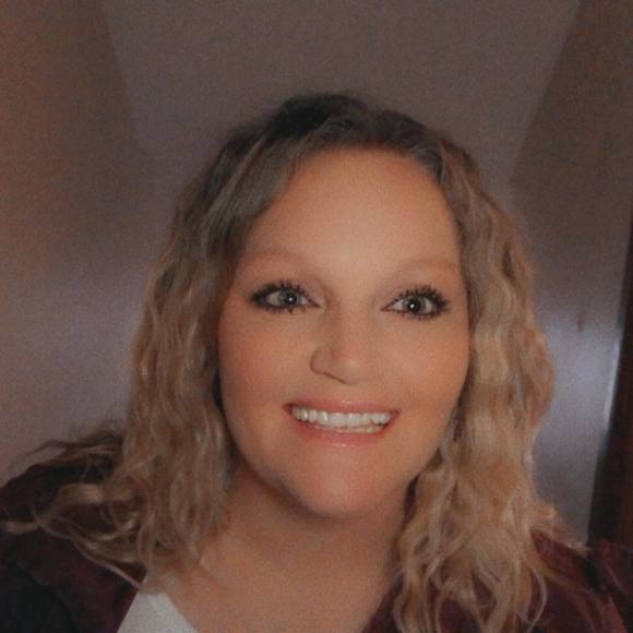 Meet your Posher, Erica - Picture 1 of 1